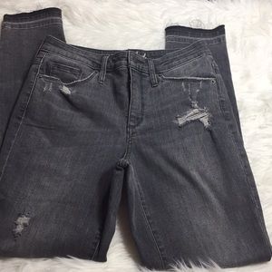 🎉NEW Universal Thread Distressed Jeans 6/28